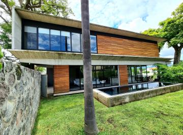 Casa de 4 habitaciones, Cuernavaca · Fraccionamiento en Palmira Estilo Industrial
