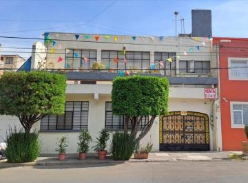 Casa de 8 habitaciones, Azcapotzalco · En Clavería 2 Casas en Venta en El Mismo Predio