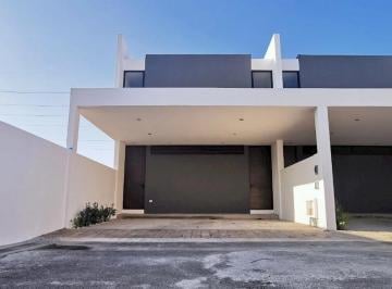 Casa en condominio · 139m² · 2 Recámaras · 2 Estacionamientos · Casa en Venta en Residencial Xcanatun Mérida