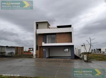 Casa · 268m² · 3 Recámaras · 3 Estacionamientos · Casa en Venta en Punta Tiburon, Ver