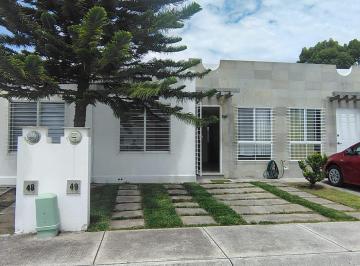 Casa de 2 habitaciones, Corregidora · Venta de Casa con 2 Recámaras en Paseos del Bosque, Corregidora, Qro.