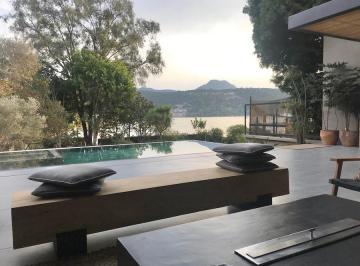 Casa · 500m² · 4 Recámaras · 2 Estacionamientos · Casa en El Lago en Valle de Bravo
