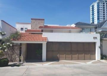 Casa de 4 habitaciones, León · Casa en Venta en Bosques del Refugio