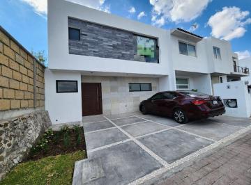 Casa en condominio de 3 habitaciones, Querétaro · Casa Nueva en Venta en Juriquilla San Isidro, en Esquina, 3 Habitaciones, Jardin