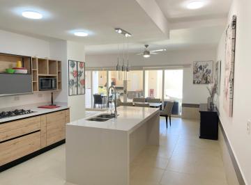 Departamento · 200m² · 3 Recámaras · 1 Estacionamiento · Departamento en Puerto Aventuras