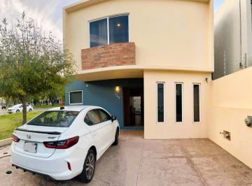 Casa en condominio de 4 habitaciones, Zapopan · Casa Venta, Valle Imperial