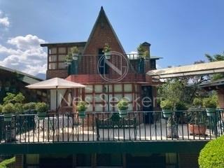 Casa de 15 habitaciones, Valle de Bravo · Casa en Venta Avandaro