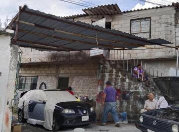 Casa · 180m² · 3 Recámaras · 2 Estacionamientos · Casa en Obra Negra Para Remodelar!