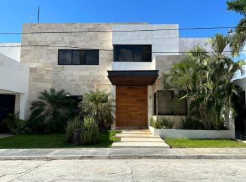 Casa de 5 habitaciones, Campeche · Casa Moderna en Venta