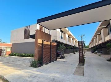 Casa en condominio · 166m² · 2 Recámaras · 2 Estacionamientos · Hermoso Town House en Renta en Temozón