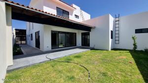 Casa de 3 habitaciones, San Miguel de Allende · Venta. Casa, Doble Altura, 3 Recamaras, Sala de Tv - San Miguel de Allende