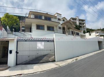 Casa · 588m² · 4 Recámaras · 5 Estacionamientos · Casa en Venta en La Cima
