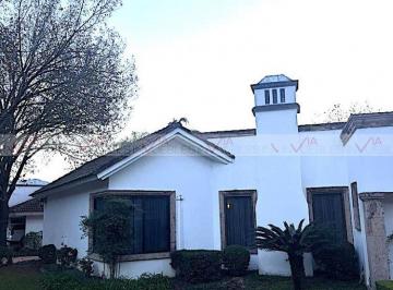 Casa · 351m² · 3 Recámaras · Casa en Venta en Santiago
