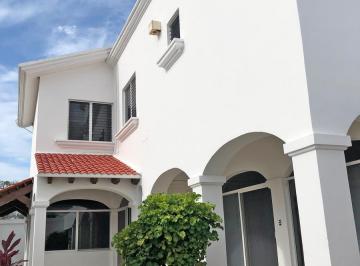 Local comercial · 337m² · 6 Recámaras · Local en Renta en Av Nader