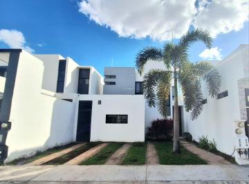 Casa · 180m² · 2 Recámaras · 2 Estacionamientos · Casa Amueblada en Renta en Residencial Floresta