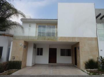 Casa en condominio · 280m² · 4 Recámaras · 2 Estacionamientos · Venta de Casa Seminueva en P. Castellana Lomas de Angelopolis II