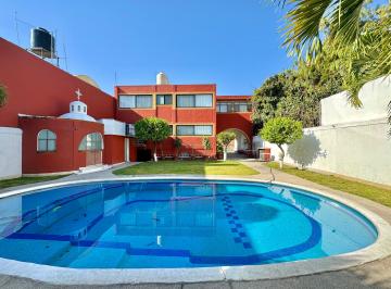 Casa de 9 habitaciones, Cuernavaca · Oportunidad de Inversión Jardín de Eventos y Mini Hotel