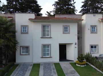Casa en condominio · 237m² · 3 Recámaras · 2 Estacionamientos · Casa en Villa Romana I, Metepec