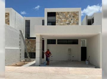 Casa · 261m² · 4 Recámaras · 2 Estacionamientos · Hermosa Casa en Venta 4 Rec en Cholul, Mérida, Yucatán - Margaritas 190 m