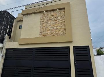 Casa · 220m² · 3 Recámaras · 2 Estacionamientos · Casa en Venta Col. Lázaro Cárdenas