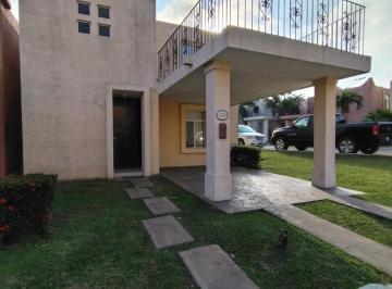 Casa · 370m² · 2 Recámaras · 2 Estacionamientos · Casa en Col. Petrolera