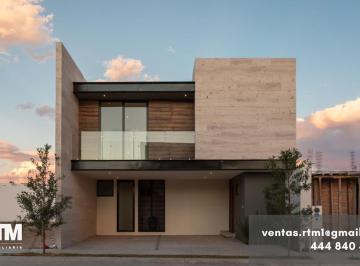 Casa · 265m² · 3 Recámaras · 2 Estacionamientos · Se Vende Casa en San Angel V