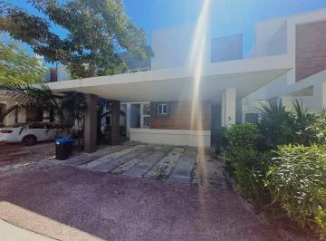 Casa de 3 habitaciones, Mérida · Renta Casa en Privada Altozano Equipada con Piscina