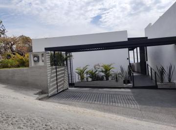 Casa · 475m² · 4 Recámaras · 2 Estacionamientos · Venta Casa Lomas Corinto