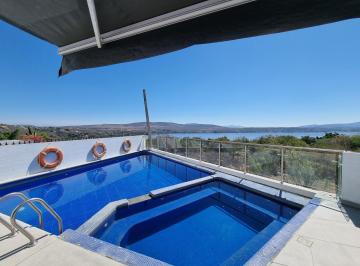 Casa · 375m² · 3 Recámaras · 2 Estacionamientos · Casa en Venta en El Lago de Tequesquitengo