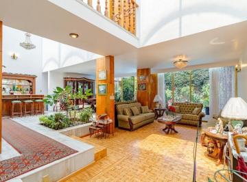 Sala · Venta de Casa en Villa Coapa con Espacios Amplios y Excelente Iluminación