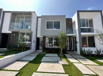 Casa de 3 habitaciones, Morelia · Casa en Venta en Miralta Loma Larga, Morelia, Michoacán
