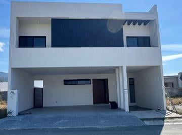 Casa de 4 habitaciones, Monterrey · Casa en Venta Pedregal de La Montaña