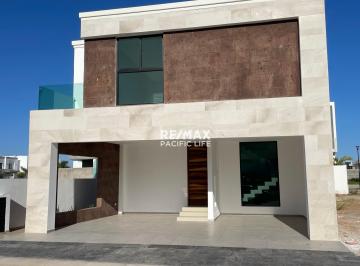 Casa · 240m² · 4 Recámaras · 2 Estacionamientos · Casa en Venta en Maralto Residencial - (4)