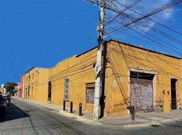 Casa uso de suelo de 7 habitaciones, León · Casa con Local Comercial, Colonia Obregón, a 2 Cuadras del Jardín Allende