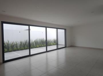 Casa · 305m² · 4 Recámaras · 3 Estacionamientos · Casa en Venta en Pueblo Nuevo, Corregidora Queretaro