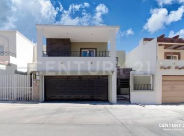 Casa · 277m² · 5 Recámaras · 4 Estacionamientos · Casa en Venta, Cordilleras, Chihuahua