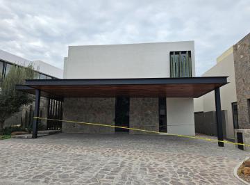 Casa en condominio de 4 habitaciones, Querétaro · Venta Casa en Altozano con Acabados Premium