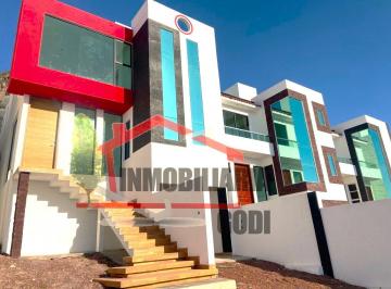 Casa de 4 habitaciones, San Juan del Río · Casa Nueva de 3 Pisos 4 Recamaras 4 Baños Terreno Excedente y Vestidor.