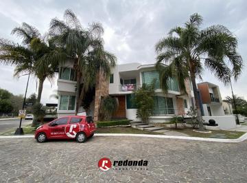 Casa · 3 Recámaras · 4 Estacionamientos · Casa en Claustros del Rio