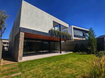 Casa de 5 habitaciones, Querétaro · Casa en Venta en Altozano, Priv. Rio