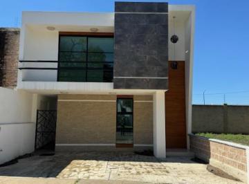 Casa · 221m² · 4 Recámaras · 2 Estacionamientos · Casa en Venta Residencial Mayorazgo León Guanajuato