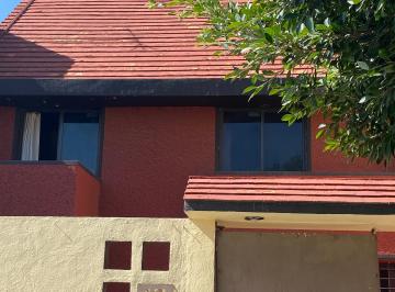 En privada · Casa en Venta en La Alteña 1