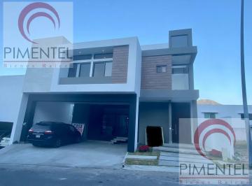 Casa · 450m² · 4 Recámaras · 3 Estacionamientos · Casa - Carolco - Carretera Nacional - Nueva - Equipada