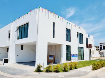 Casa de 3 habitaciones, Mazatlán · Casa de Venta en Maralto Residencial