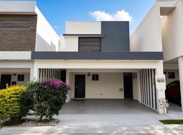Casa de 3 habitaciones, García · Casa en Renta Cumbres Andara