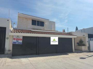 Casa de 3 habitaciones, León · Casa en Venta en Bosques del Refugio Remodelada