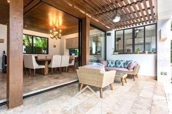 Casa · 500m² · 5 Recámaras · 3 Estacionamientos · Venta Residencia de Lujo en Playacar Fase Dos
