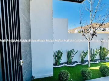 Casa · 315m² · 4 Recámaras · 2 Estacionamientos · Casa en Venta con Recámara en Planta Baja Zona Canteras $8,700,000