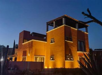 Casa de 3 habitaciones, San Miguel de Allende · Casa Colonial en Residencial de Lujo con Campo de Golf