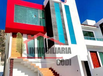 Casa de 4 habitaciones, San Juan del Río · Casa Nueva en San Juan del Rio con Vista Panorámica de 3 Pisos